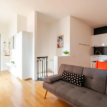 Apartment Urban Red Suite, *