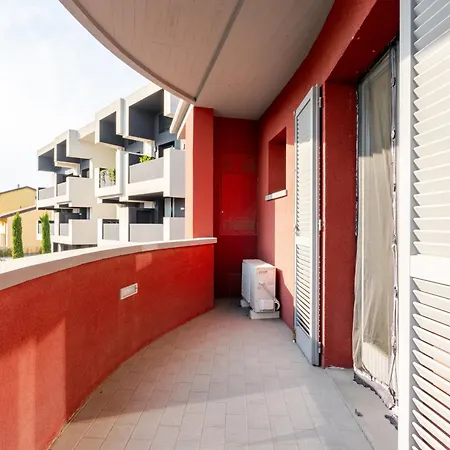 Urban Red Suite, Apartment Empoli