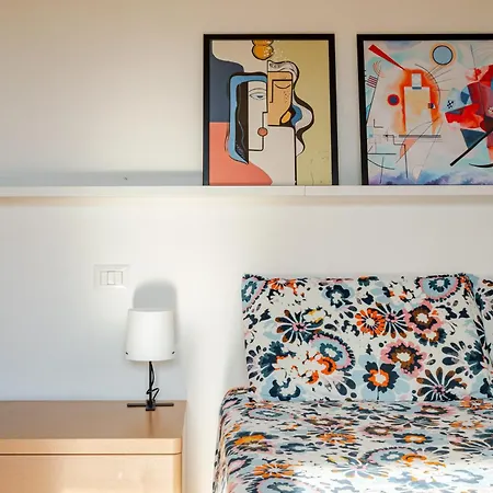 Urban Red Suite, Apartment Empoli