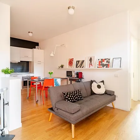 Urban Red Suite, Apartment Empoli